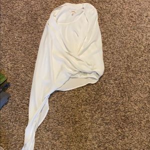 White shirt sleeve shirt